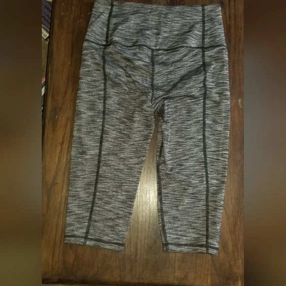 Victoria's Secret Sport Cropped Legging black, gray - Picture 2 of 3